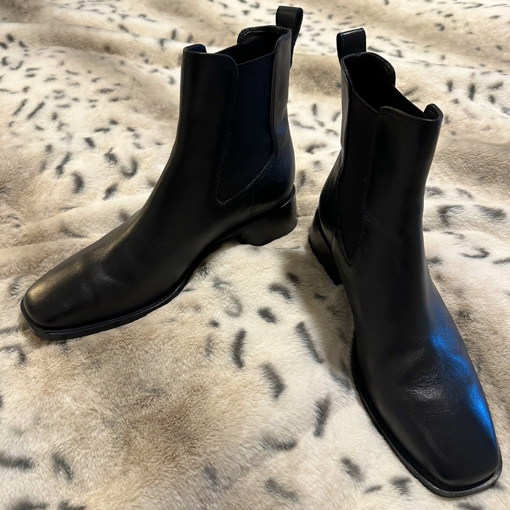 Sam Edelman Black Chelsea boots